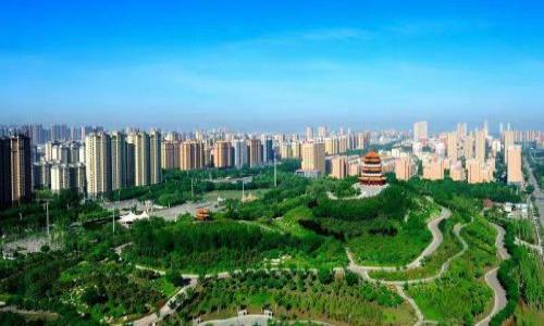 “IM Token”钱包是一个数字货币钱包，主要用于存储和管理各种加密货币和代币。其名称“IM”常常被理解为“Instant Messaging”（即时通讯）或“Identity Management”（身份管理），突出了其在用户身份和数字资产管理方面的便捷性和安全性。IM Token旨在为用户提供一个安全、便捷的加密货币管理工具，通过该钱包，用户可以轻松进行数字资产的存储、转账、交换等操作。

IM Token钱包的特点包括：

1. **多链支持**：支持以太坊、比特币及其他多个区块链网络的资产管理。

2. **用户友好的界面**：设计简洁，操作方便，适合各种层次的用户使用。

3. **安全性**：提供分层加密和私钥管理，确保用户资产的安全。

4. **去中心化应用（DApp）访问**：集成多种DApp，方便用户访问不同的区块链服务。

5. **社区支持**：IM Token拥有活跃的社区用户，提供技术支持和经验分享。

总的来说，IM Token钱包致力于成为用户数字货币管理的可靠伙伴，帮助用户更好地拥抱区块链技术。